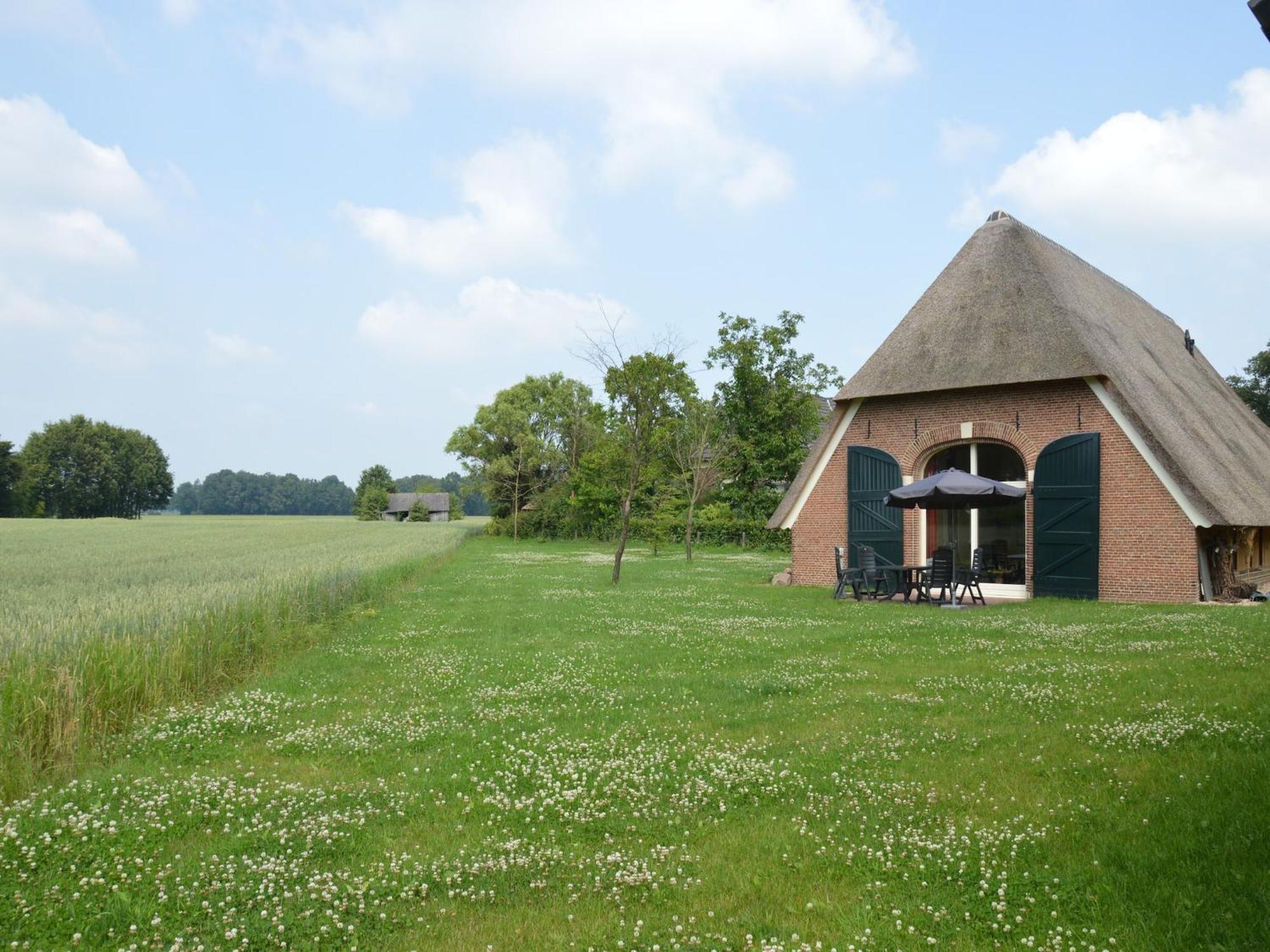Quaint Farmhouse In Geesteren With Meadow View Екстер'єр фото