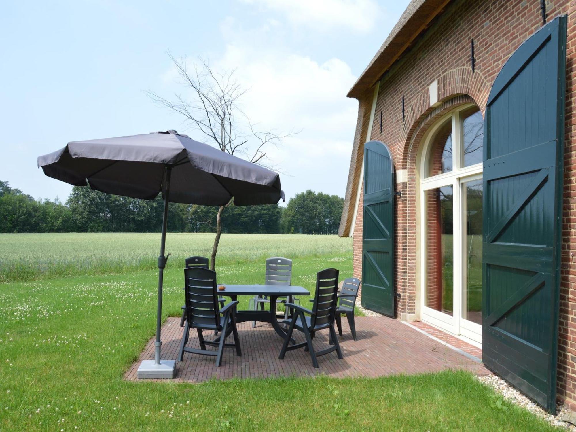Quaint Farmhouse In Geesteren With Meadow View Екстер'єр фото