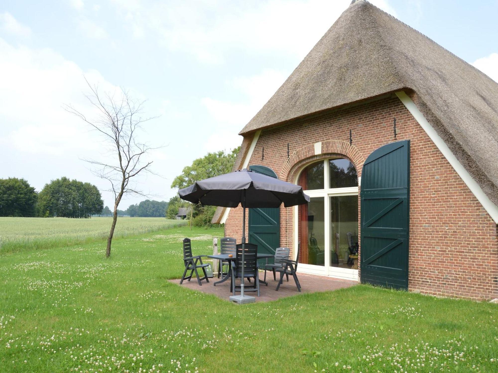 Quaint Farmhouse In Geesteren With Meadow View Екстер'єр фото